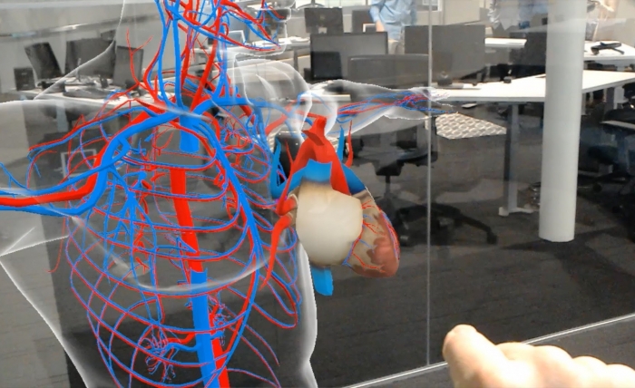 Cải tiến ngành giáo dục y khoa với Microsoft HoloLens